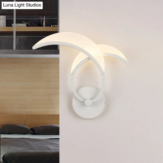 Minimalist Led Metallic Wall Sconce - White Double Curved Linear Design Warm/White Light