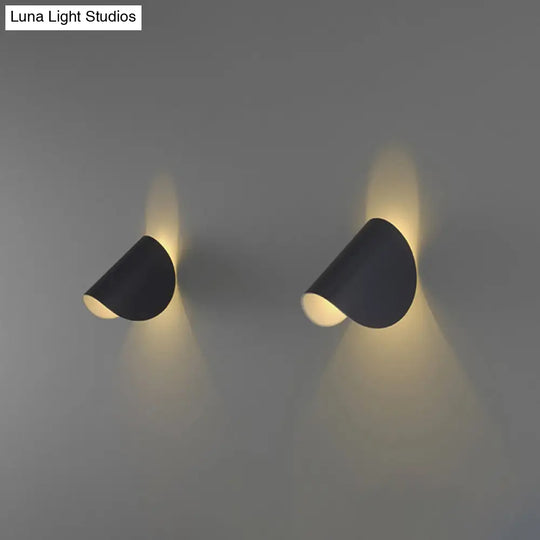 Minimalist Metallic Led Curved Wall Light For Living Room