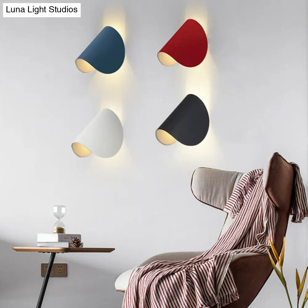 Minimalist Metallic Led Curved Wall Light For Living Room