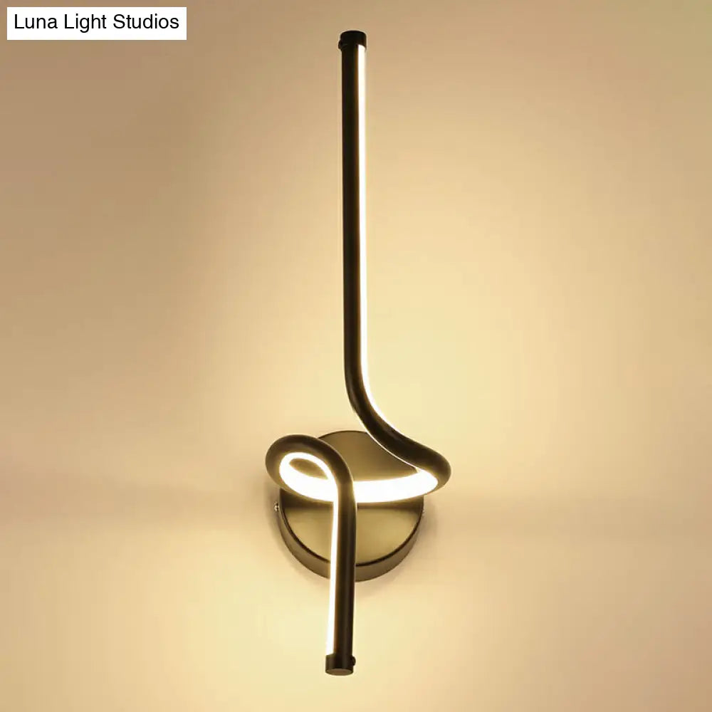 Minimalist Metallic Led Wall Sconce - Sleek Linear Bedside Lighting Fixture