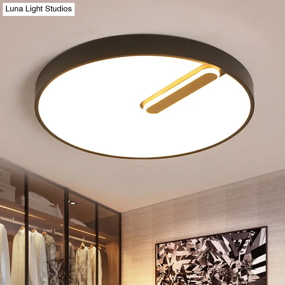 Minimalist Round Ceiling Light With Led & Remote - Black/White Acrylic 18’/21.5’ Wide