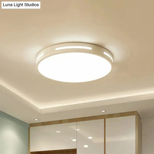 Minimalist Round Ultra-Thin Led Bedroom Ceiling Lamp In Black/White Various Sizes