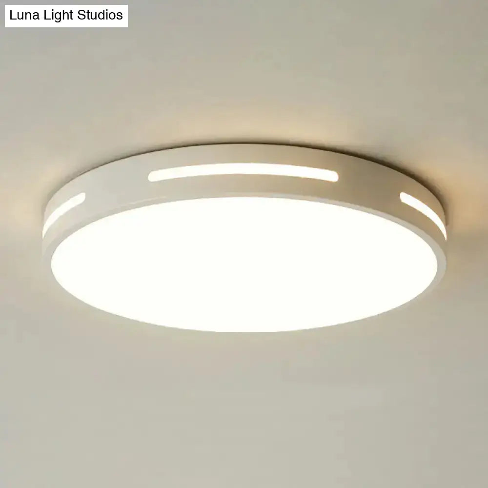 Minimalist Round Ultra-Thin Led Bedroom Ceiling Lamp In Black/White Various Sizes