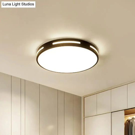 Minimalist Round Ultra-Thin Led Bedroom Ceiling Lamp In Black/White Various Sizes