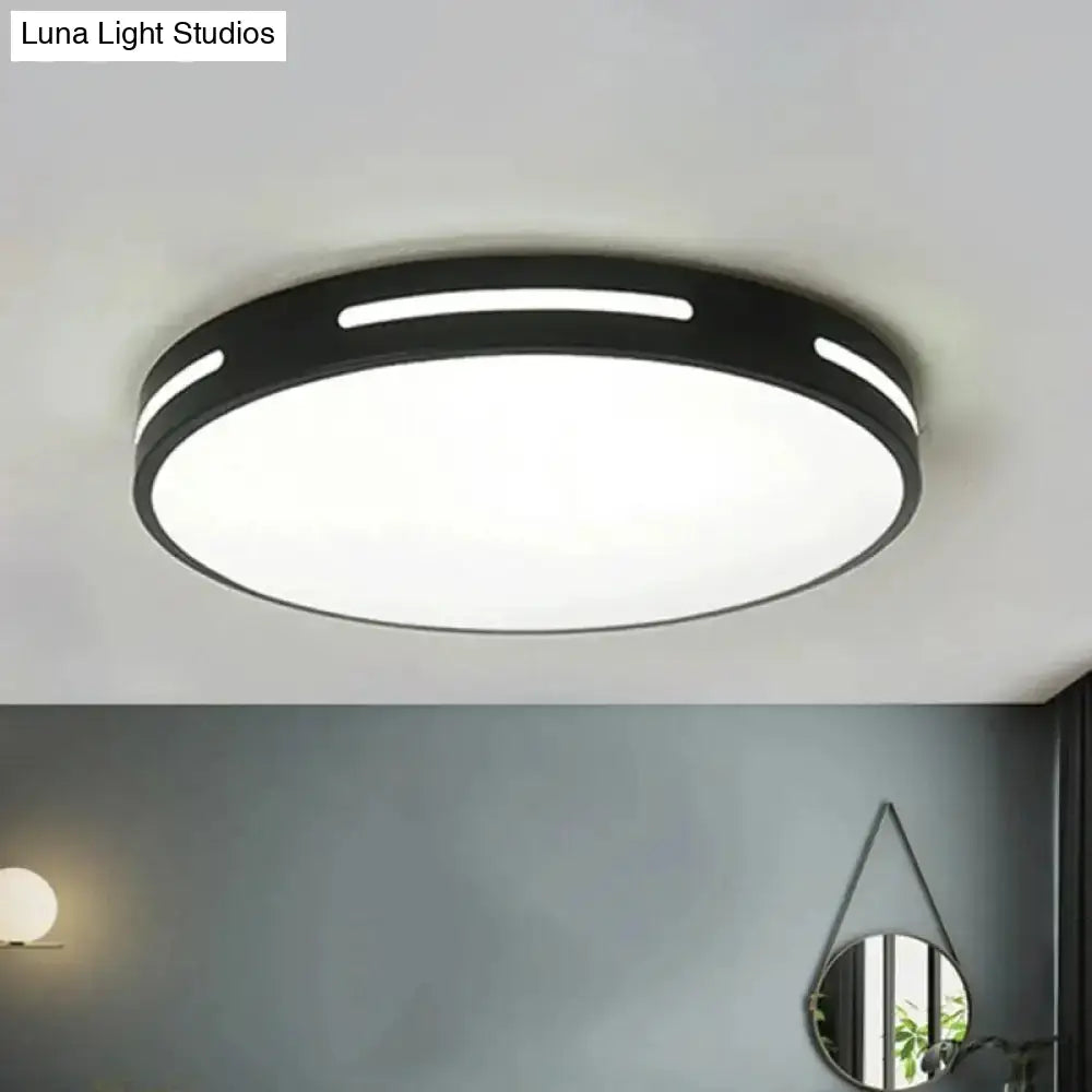 Minimalist Round Ultra-Thin Led Bedroom Ceiling Lamp In Black/White Various Sizes