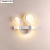 Minimalist Swirl Led Wall Light Fixture For Living Room In Warm/White