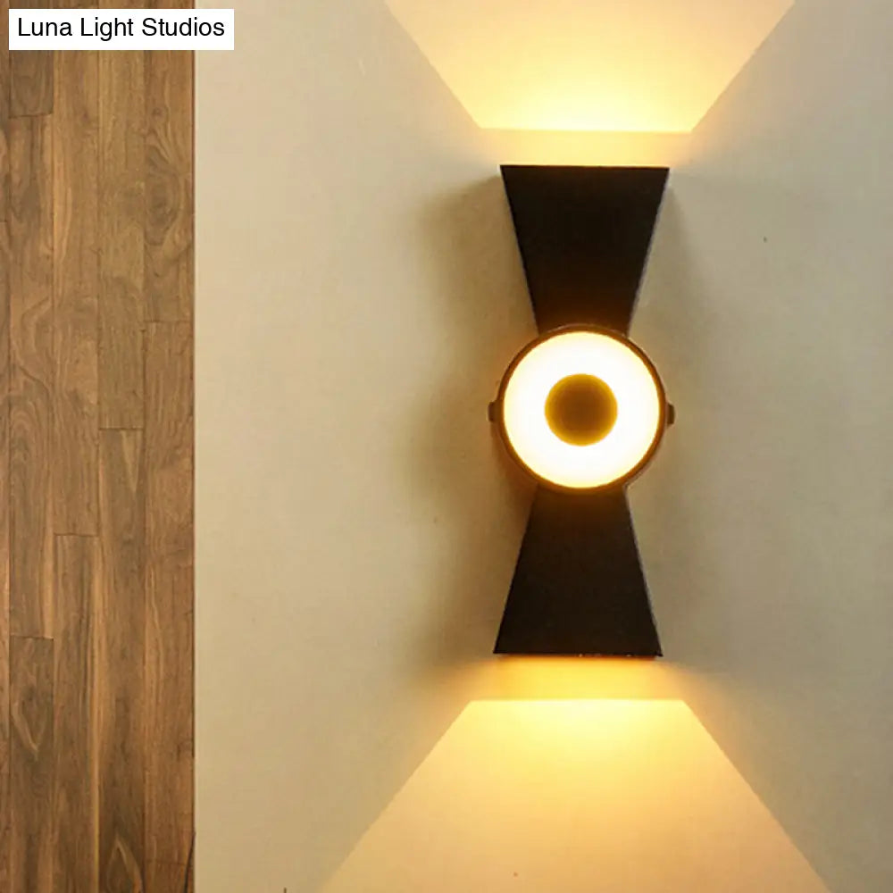 Minimalist Tapered Metal Wall Sconce With Led Warm/White Light Fixture