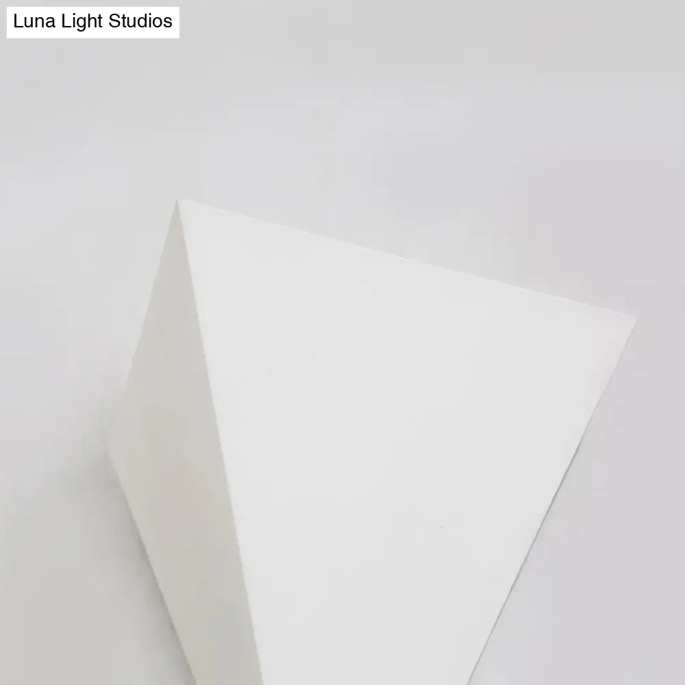 Minimalist Triangle Metallic Wall Lamp With Led Warm/White Lighting For Living Room