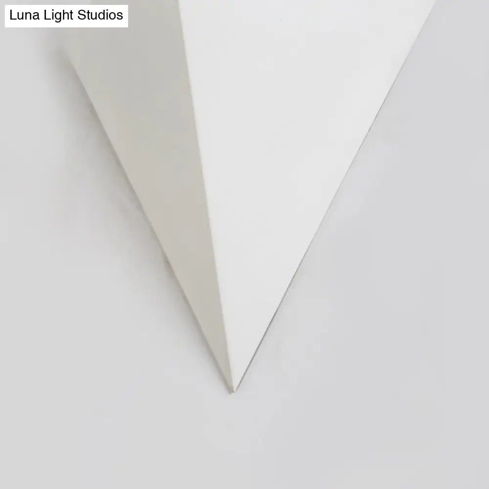 Minimalist Triangle Metallic Wall Lamp With Led Warm/White Lighting For Living Room