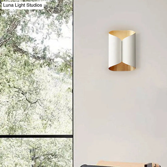 Minimalist Twist Wall Sconce With Metallic 2-Bulb Light Fixture For Porch