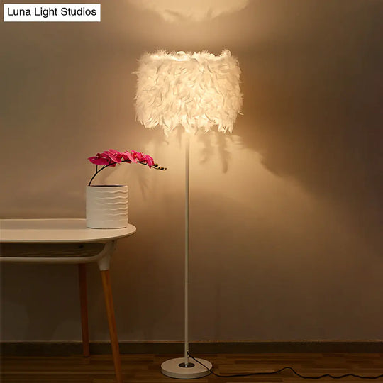 Minimalist White/Chrome Living Room Floor Lamp - Single-Bulb Standing Light With Feather Shade