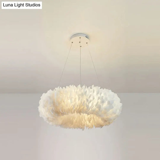 Feather Chandelier Pendant Light - Stylish And Simple Bedroom Hanging Fixture In White / 23.5