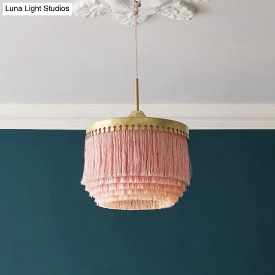 Minimalistic Round Fringe Pendant Light Fixture In Gold

Or

Gold Suspension - Simple & Elegant