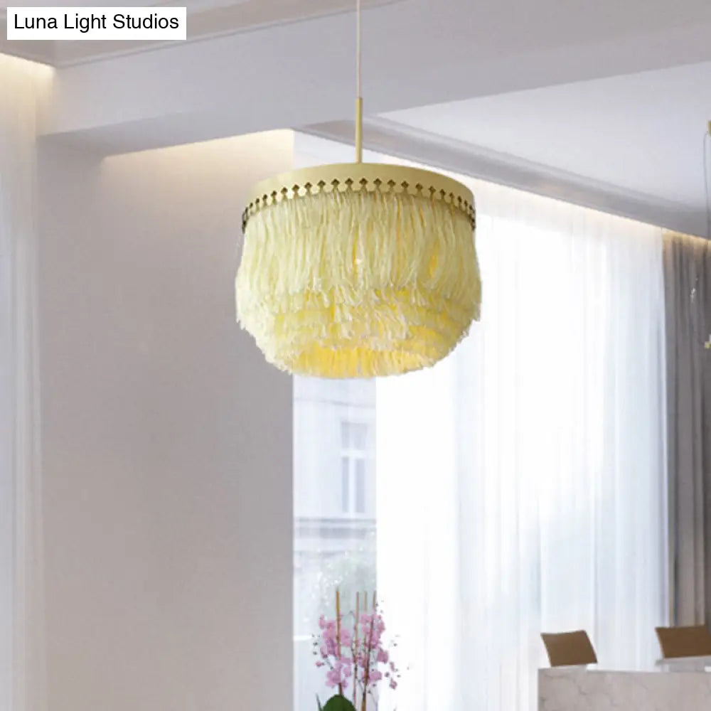 Minimalistic Round Fringe Pendant Light Fixture In Gold

Or

Gold Suspension - Simple & Elegant