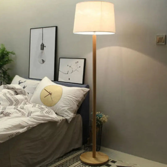 Minimalistic Wood Floor Lamp With Single-Bulb Drum Shade For Bedside