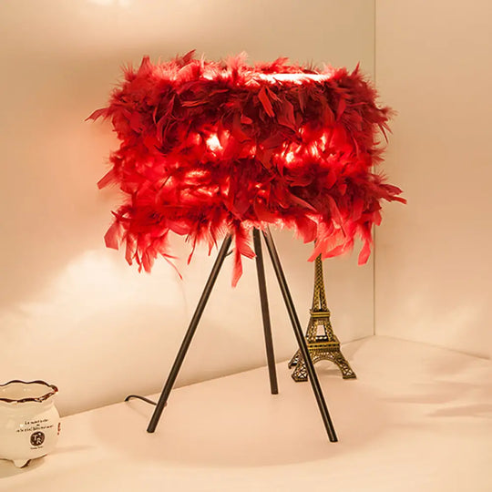 Modern 1-Light Feather Drum Shade Table Lamp Black/Red/White Red