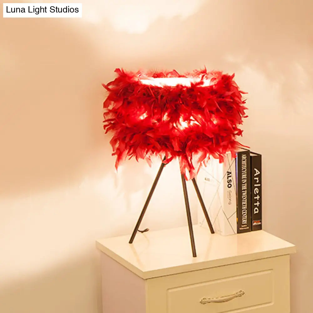 Modern 1-Light Feather Drum Shade Table Lamp Black/Red/White