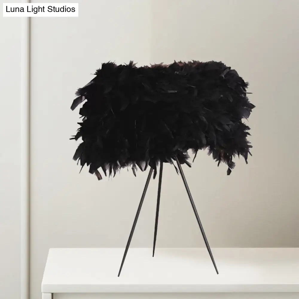 Modern 1-Light Feather Drum Shade Table Lamp Black/Red/White