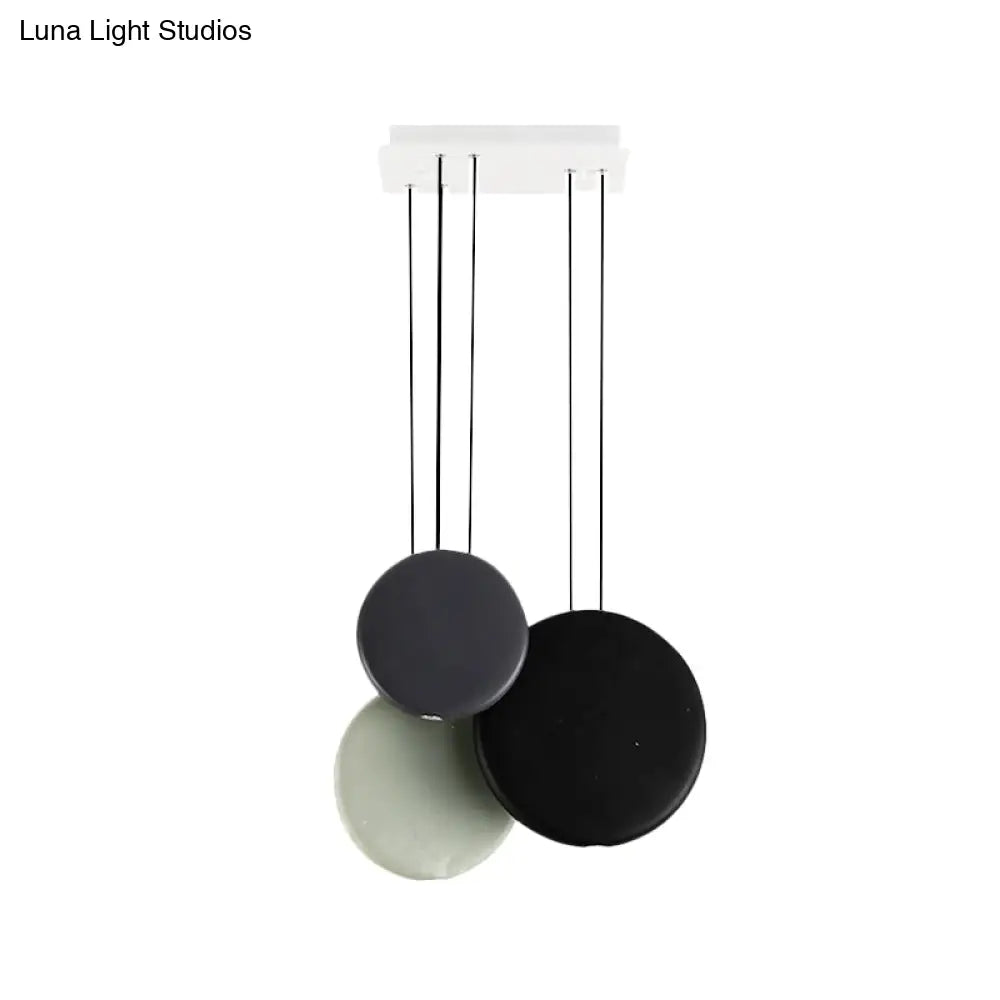 Modern Black And White Pendant Lights - 2/3/5 Globe Design With Warm/White Light