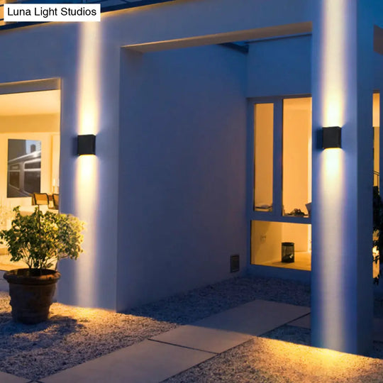 Modern Black Led Wall Light For Garden Scenery With Metal Shade