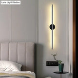 Modern Black Led Wall Sconce For Living Room - Stylish Metallic Fixture