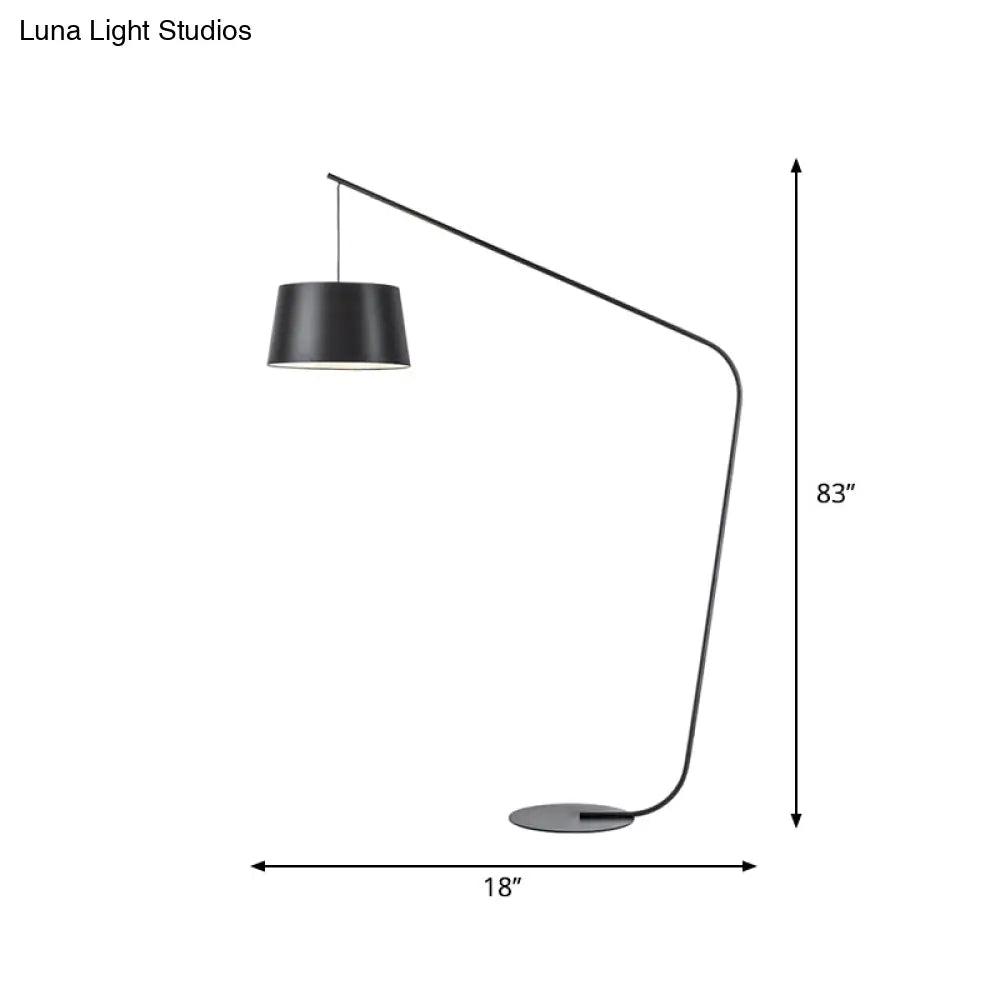 Modern Black Metal Floor Lamp With Unique Linear Capsule Arch Design For Living Room