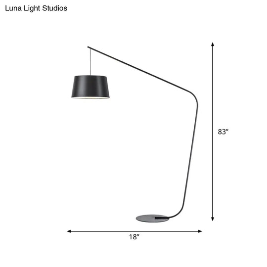 Modern Black Metal Floor Lamp With Unique Linear Capsule Arch Design For Living Room