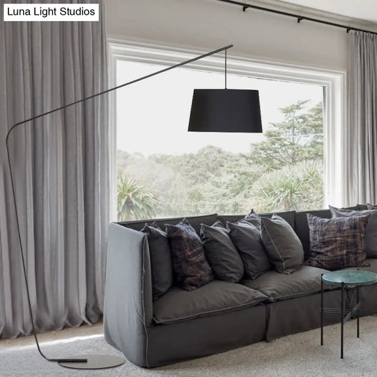 Modern Black Metal Floor Lamp With Unique Linear Capsule Arch Design For Living Room