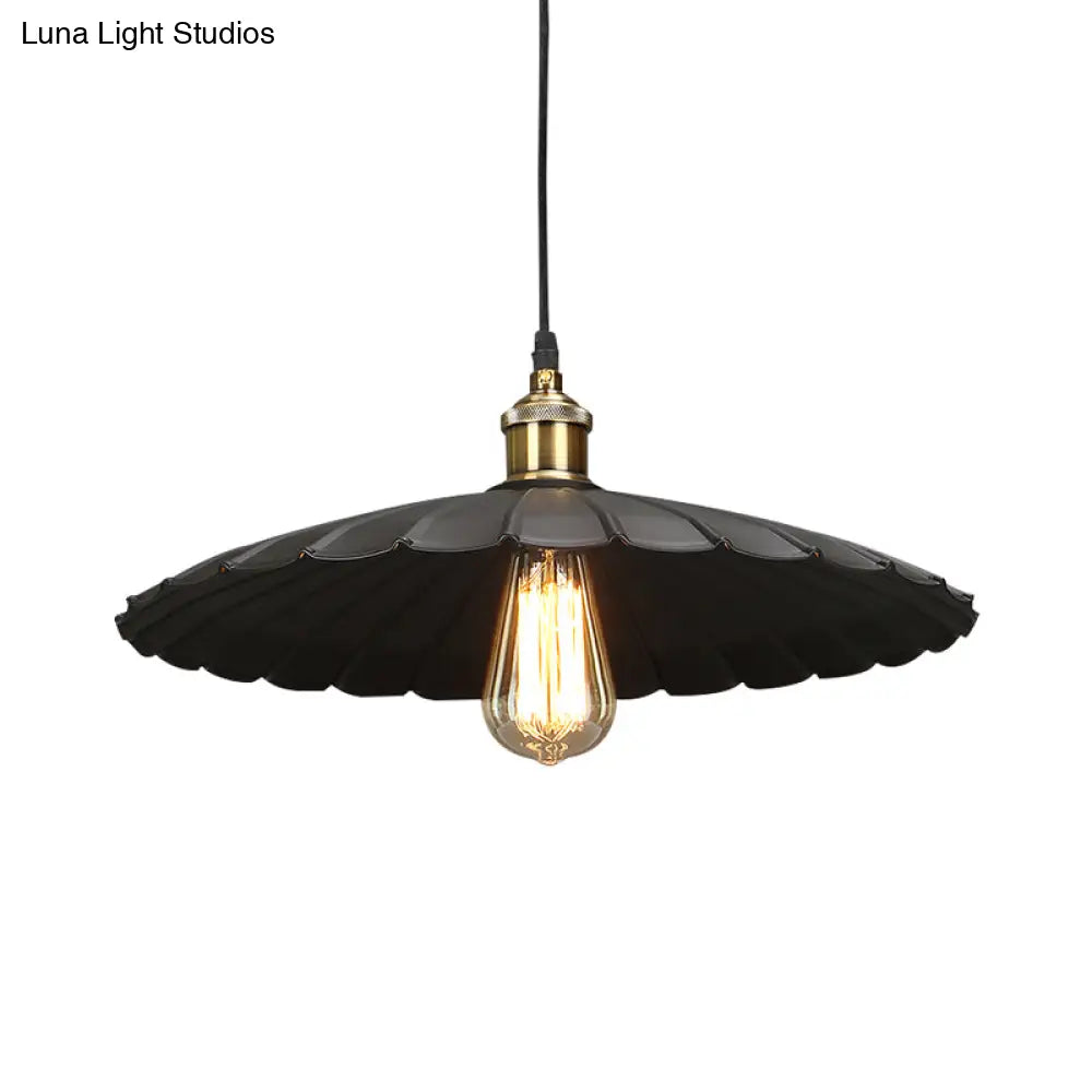 Scalloped Black Metal Pendant Light For Warehouse And Dining Room