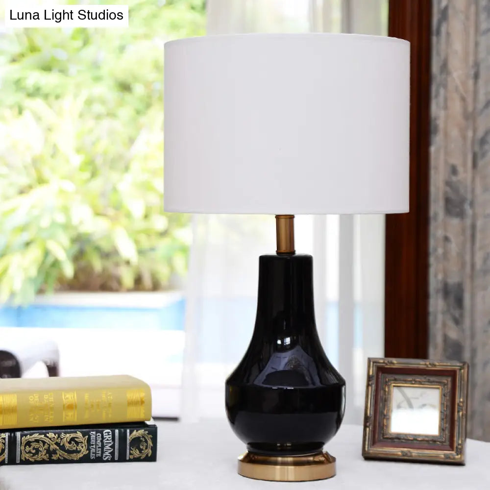 Modern Black Urn Metal Night Table Lamp For Study Room - 1-Light Desk