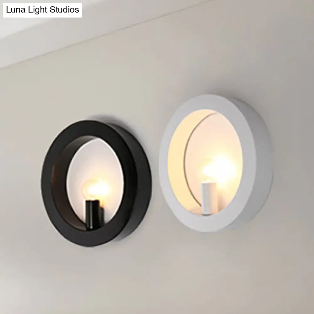 Modern Black/White Circle Wall Light - Simple Metallic 1 Lamp For Bedroom And Hallway