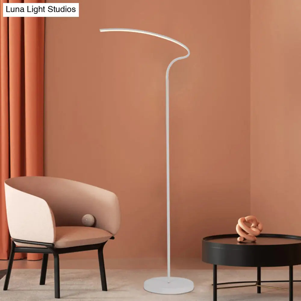 Modern Curved Led Floor Lamp: Stylish Metal Standing Light In Black/White