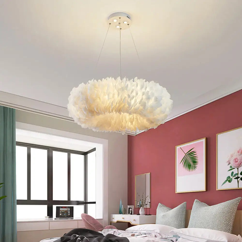 Modern Feather Bedroom Pendant Light Fixture - Elegant White Chandelier / 20’