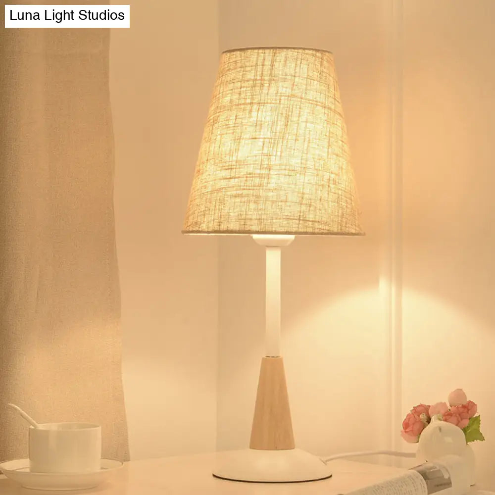 Modern Flaxen Desk Lamp With Wide Flare Fabric Shade