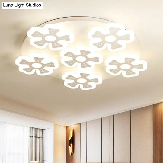 Modern Flower-Shaped White Acrylic Ceiling Light For Living Room