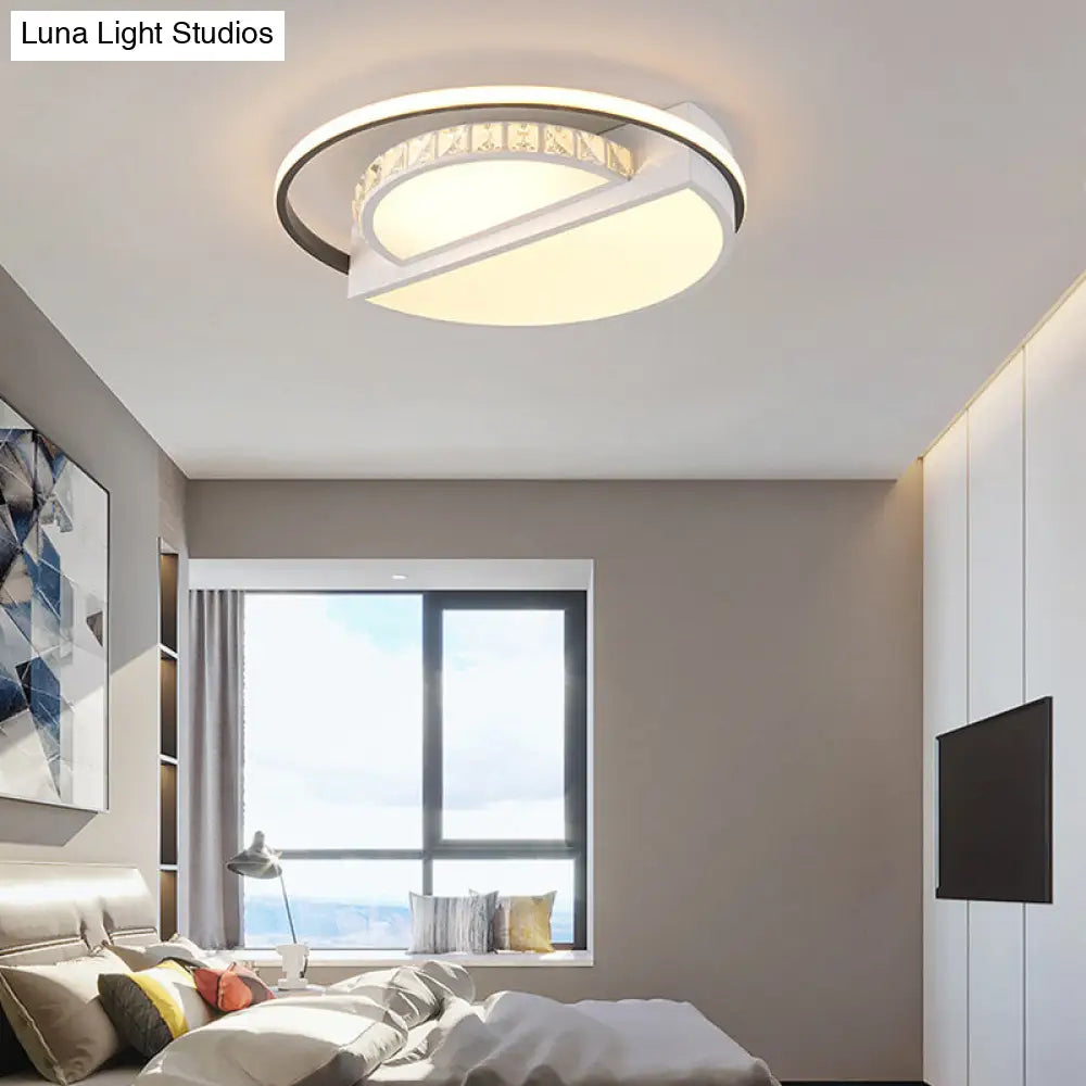 Modern Flushmount Led Ceiling Light In White - Ideal For Living Room / Round