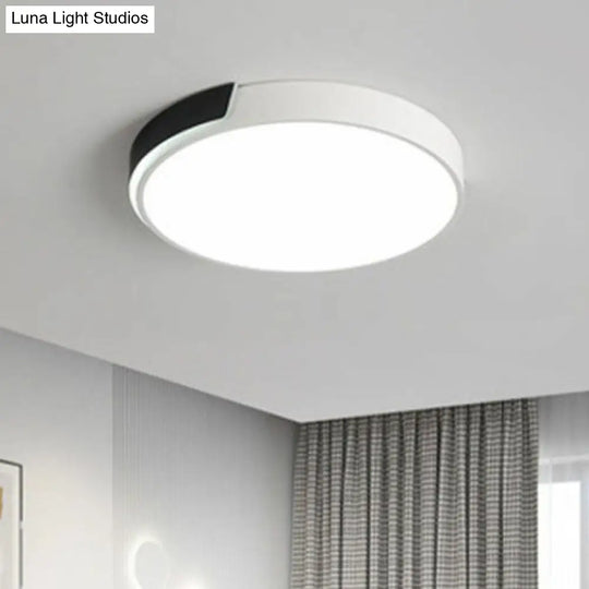 Modern Geometric Acrylic Led Flush Mount Light - Minimalist White Fixture / Warm Round