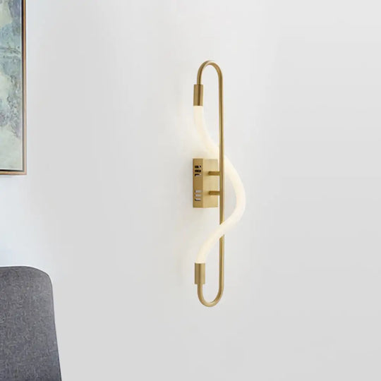 Modern Gold Led Wall Sconce With Tube Acrylic Shade - Elegant Lighting Solution