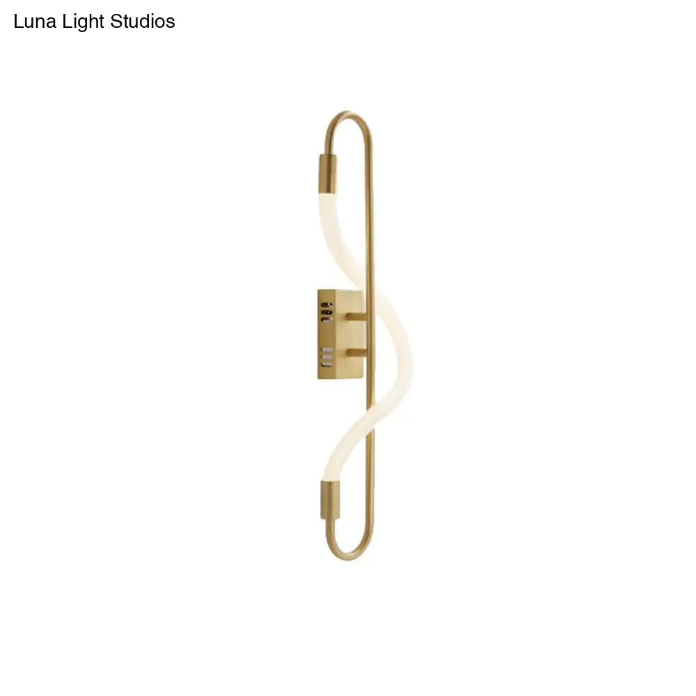 Modern Gold Led Wall Sconce With Tube Acrylic Shade - Elegant Lighting Solution