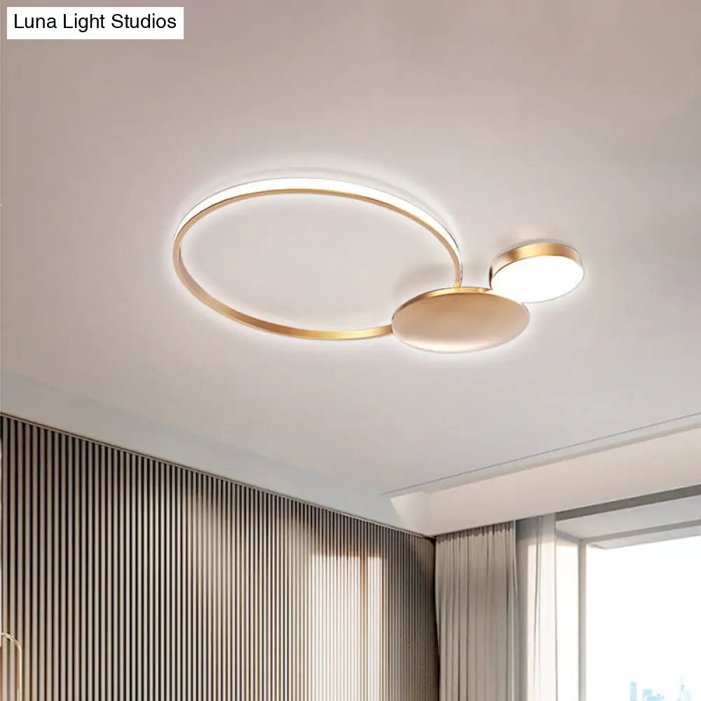 Modern Gold Metal Led Flush Ceiling Light - Stylish Living Room Lighting Fixture