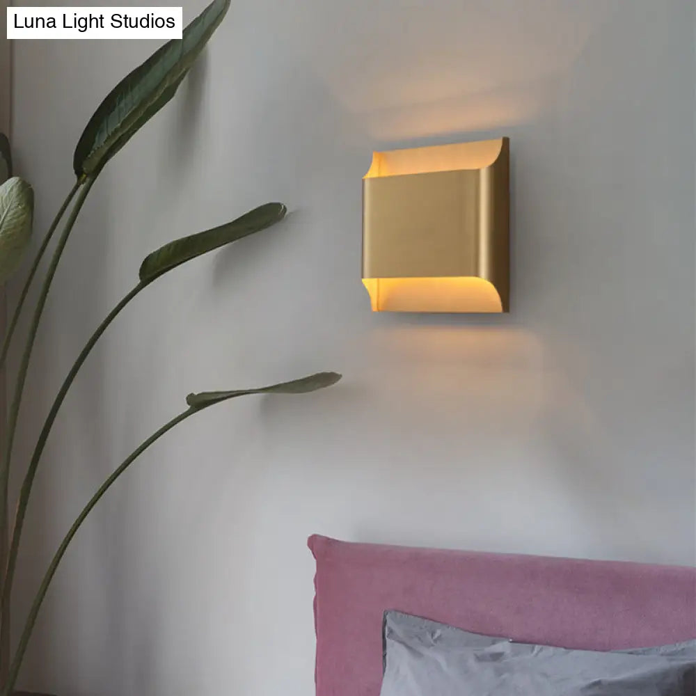 Modern Gold Metal Sconce With 1 Led Light - Perfect Wall Lighting For Living Room