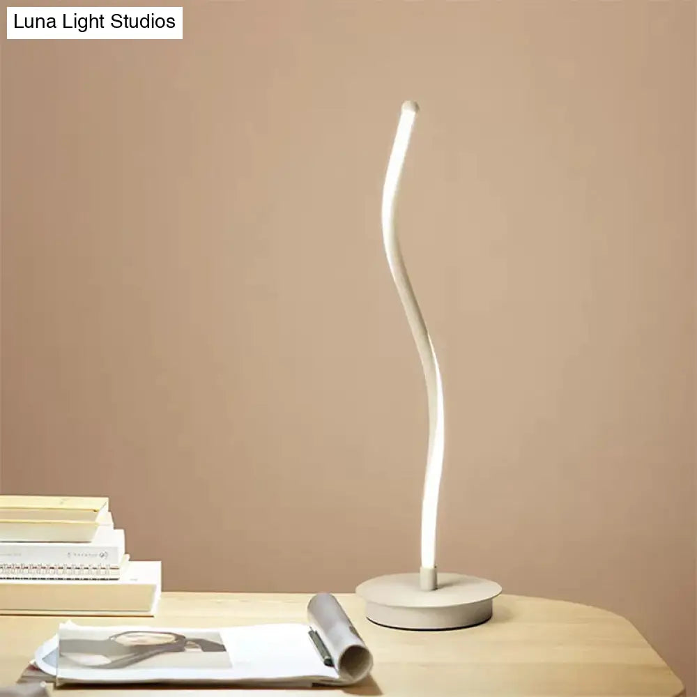 Modern Led Curved Task Light Acrylic Table Lamp In White/Black For Living Room