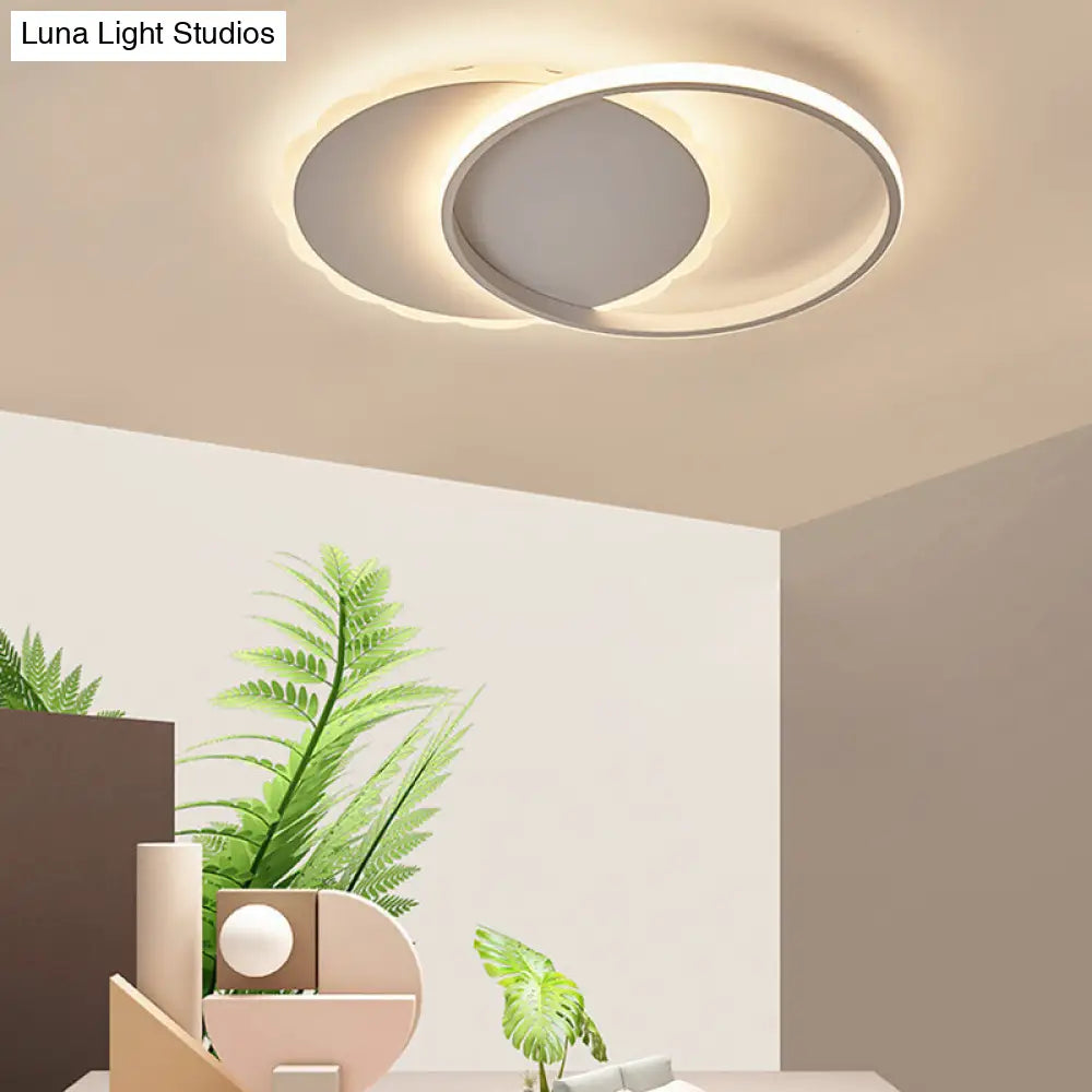 Modern Led Flush Mount Ceiling Light With Overlapping Acrylic Panels In White Bronze / Warm Round