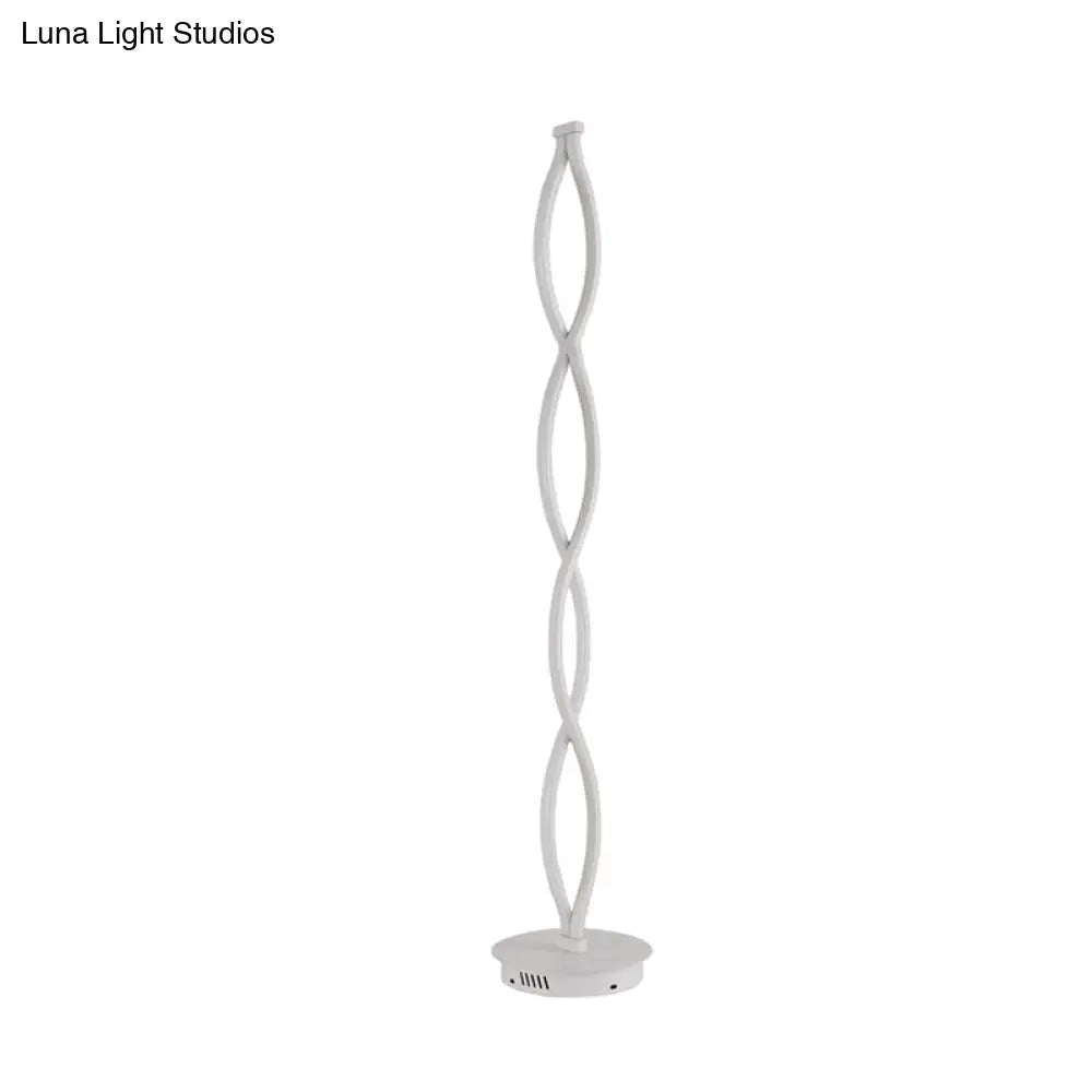 Modern Led Twisted Floor Lamp In White With Warm/White/Natural Light