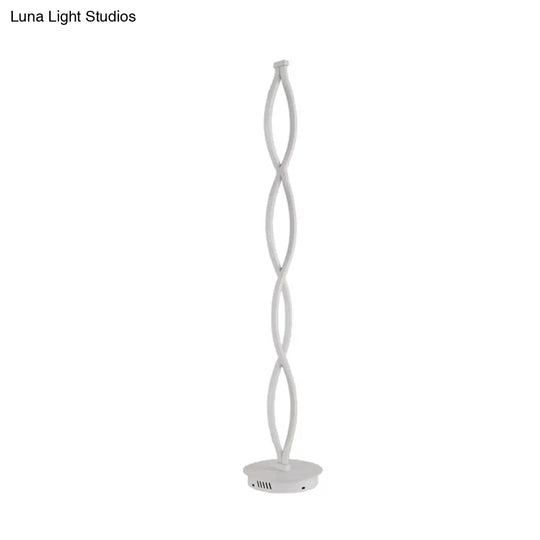 Modern Led Twisted Floor Lamp In White With Warm/White/Natural Light