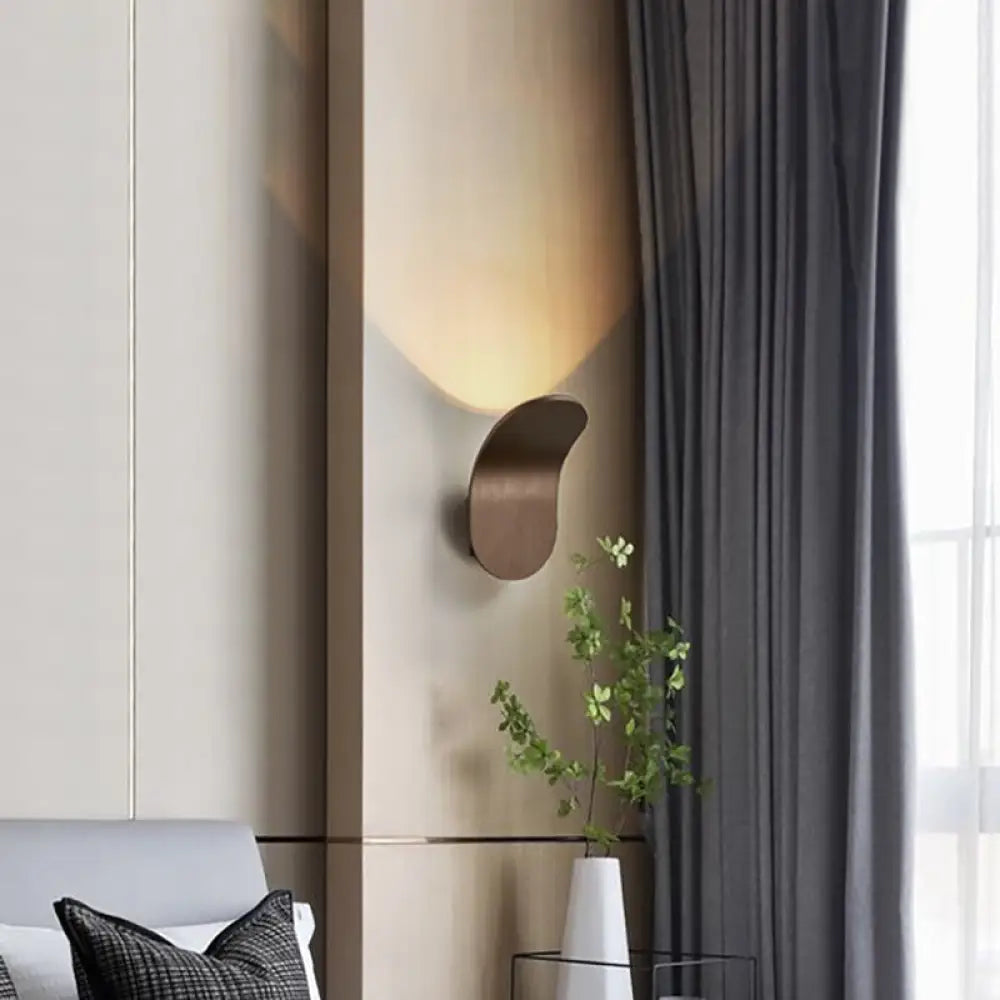 Modern Metal Bracket Led Bedside Wall Mount Light In Elegant Black/Gold/Coffee Finish Coffee