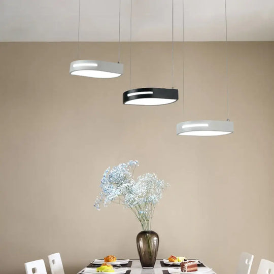 Modern Metal Leaf Pendant Light With 3 Led Heads For Dining Room Suspension Lamp - Black And White