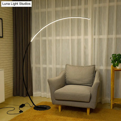 Modern Metallic Led Floor Lamp For Living Room - Sleek Bow Design In Black/Beige