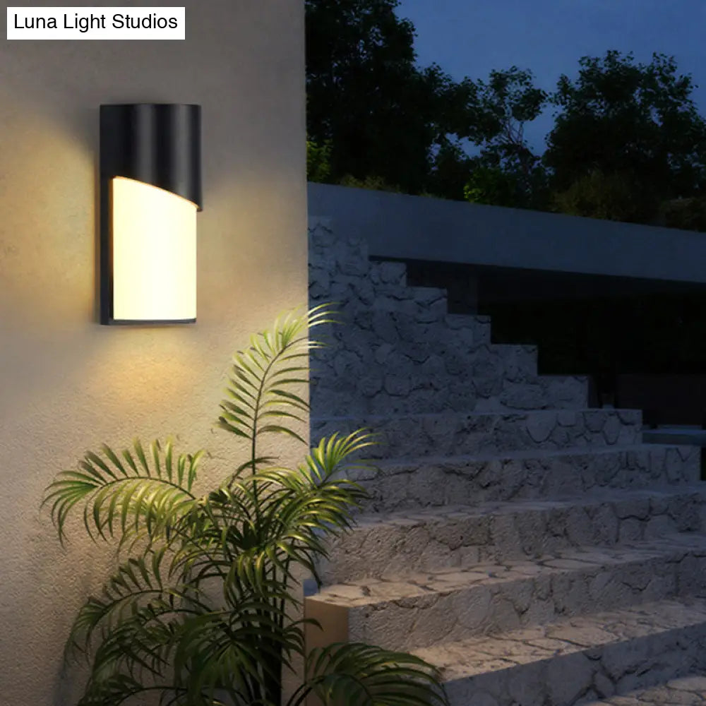 Modern Metallic Led Outdoor Wall Sconce In Black