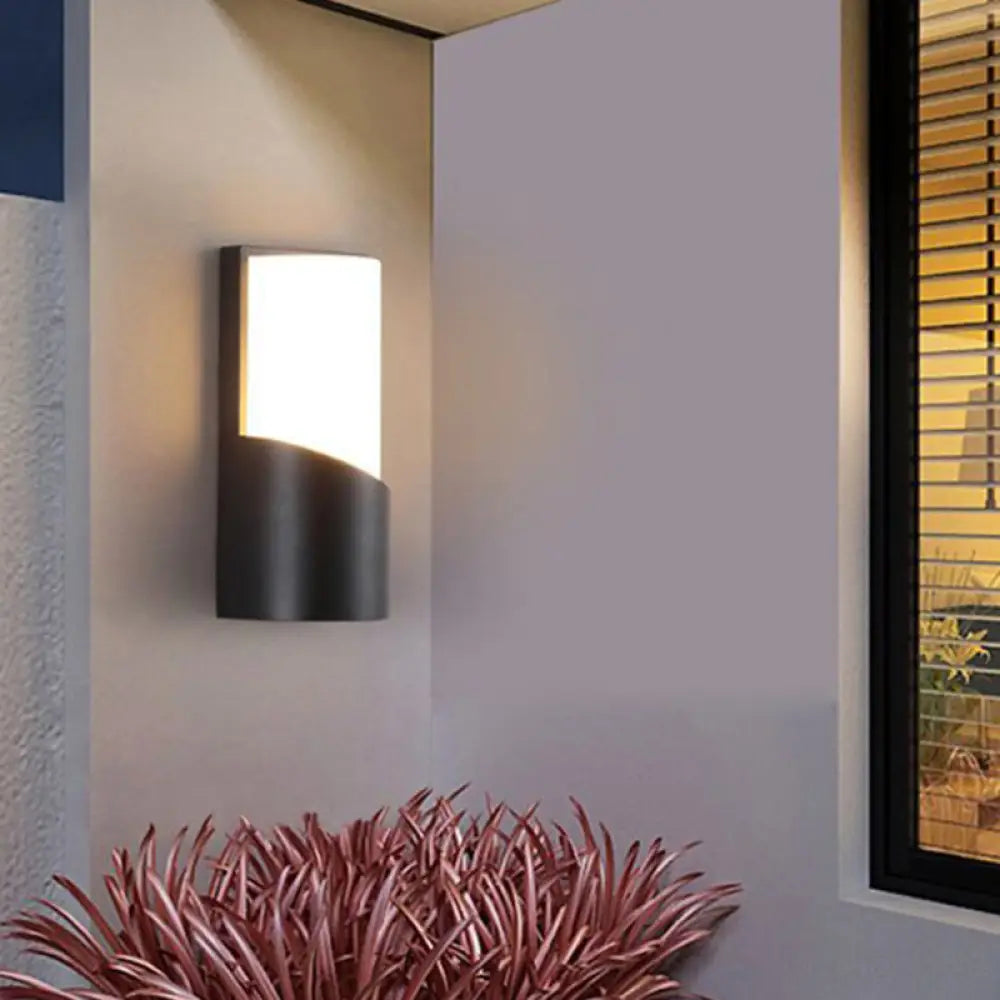 Modern Metallic Led Outdoor Wall Sconce In Black / Long Column